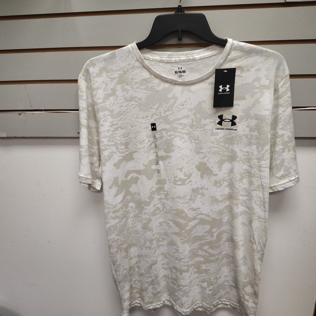 Men's Under Armour Camo Tee size X-large 

Under Armour