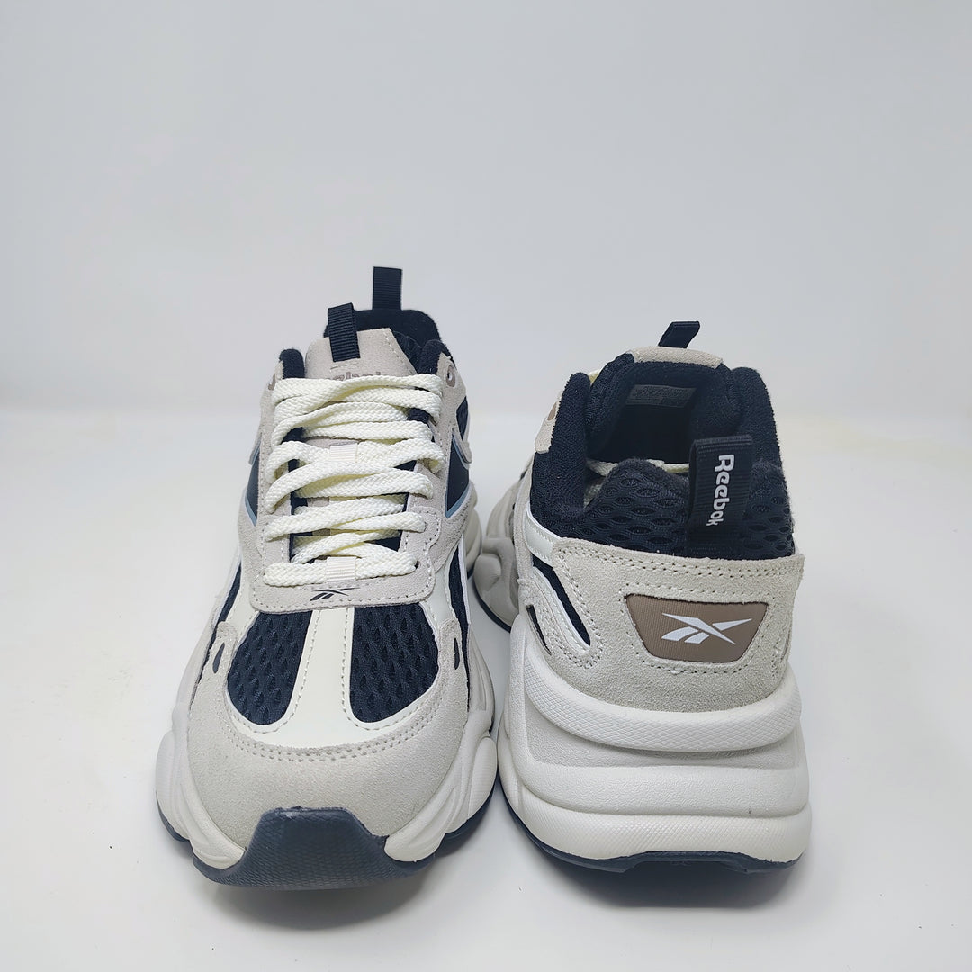 Reebok royle charge shoes (in a cream and black colorway size 9