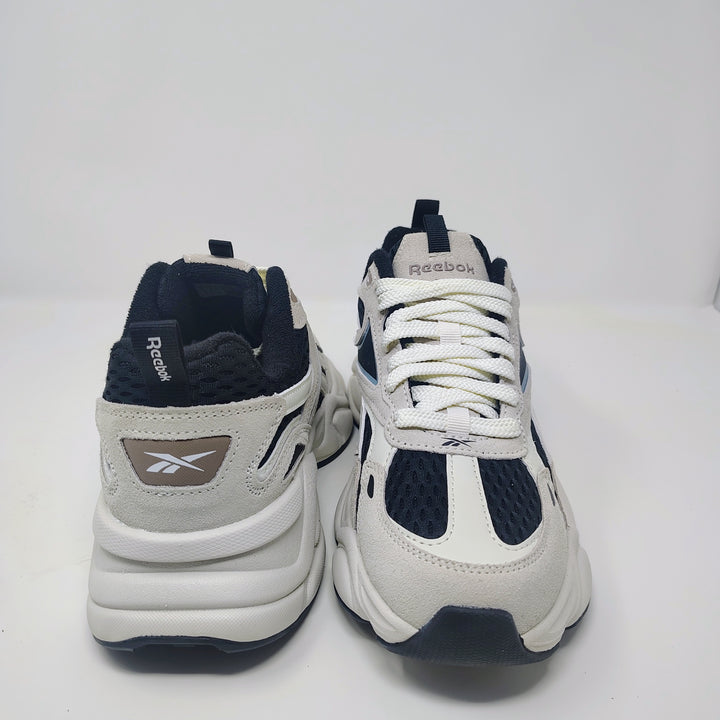 Reebok royle charge shoes (in a cream and black colorway size 9