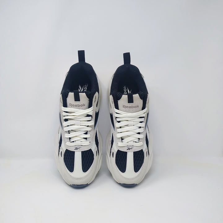 Reebok royle charge shoes (in a cream and black colorway size 9