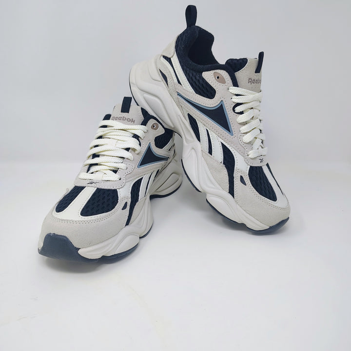Reebok royle charge shoes (in a cream and black colorway size 9