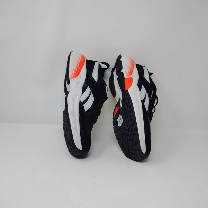Reebok Royal Pervader low-top sneakers in a black, white, and solar orange size 8.5