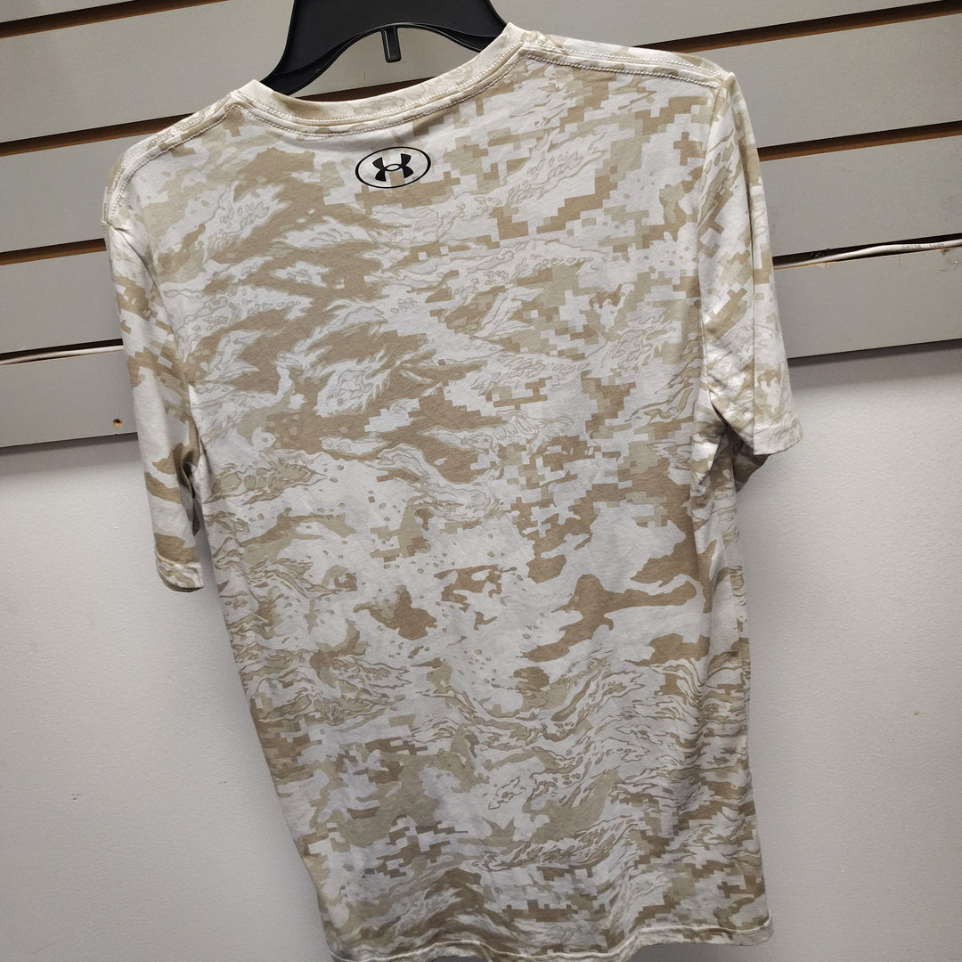 Men's Under Armour Camo Tee size small 

Under Armour