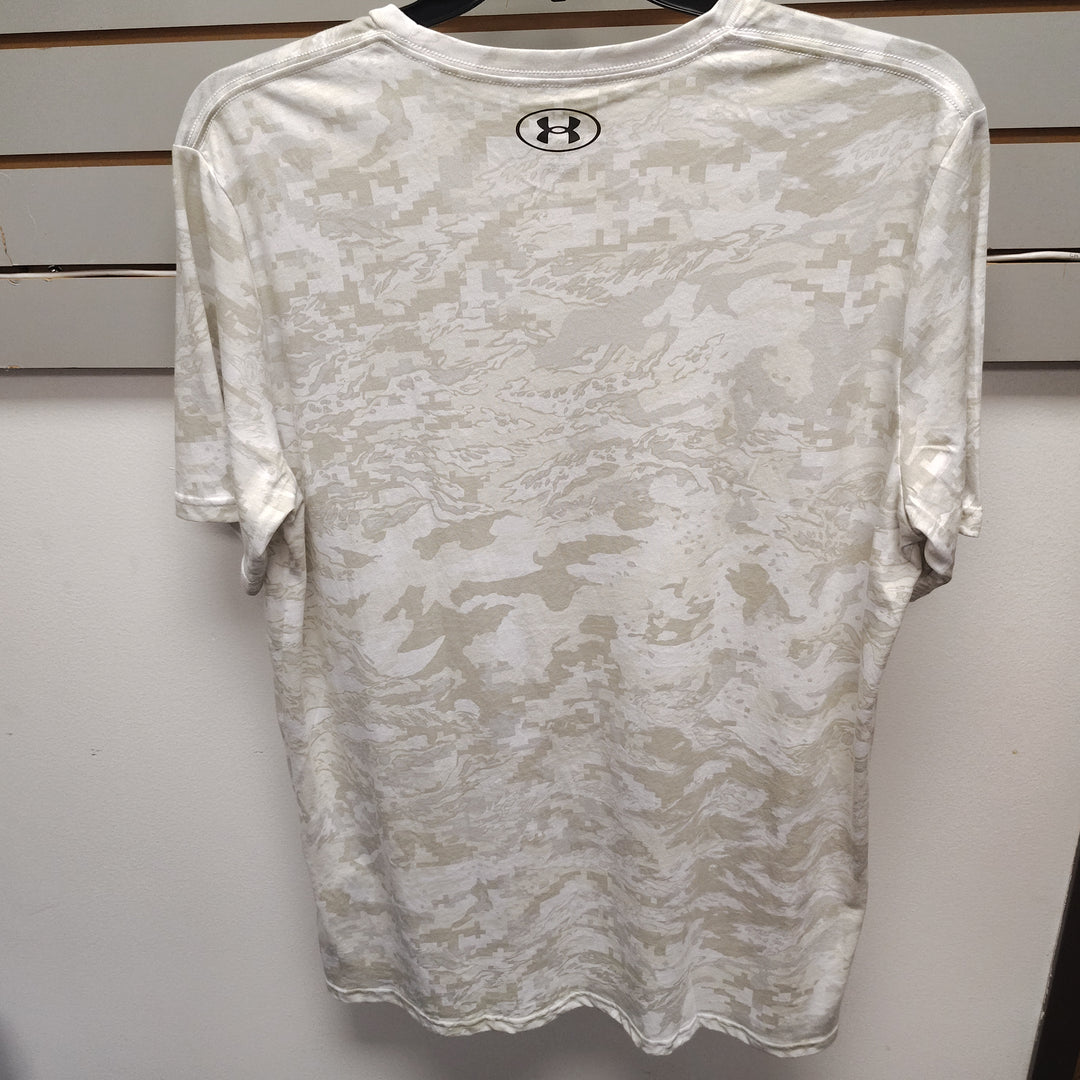Men's Under Armour Camo Tee size X-large 

Under Armour
